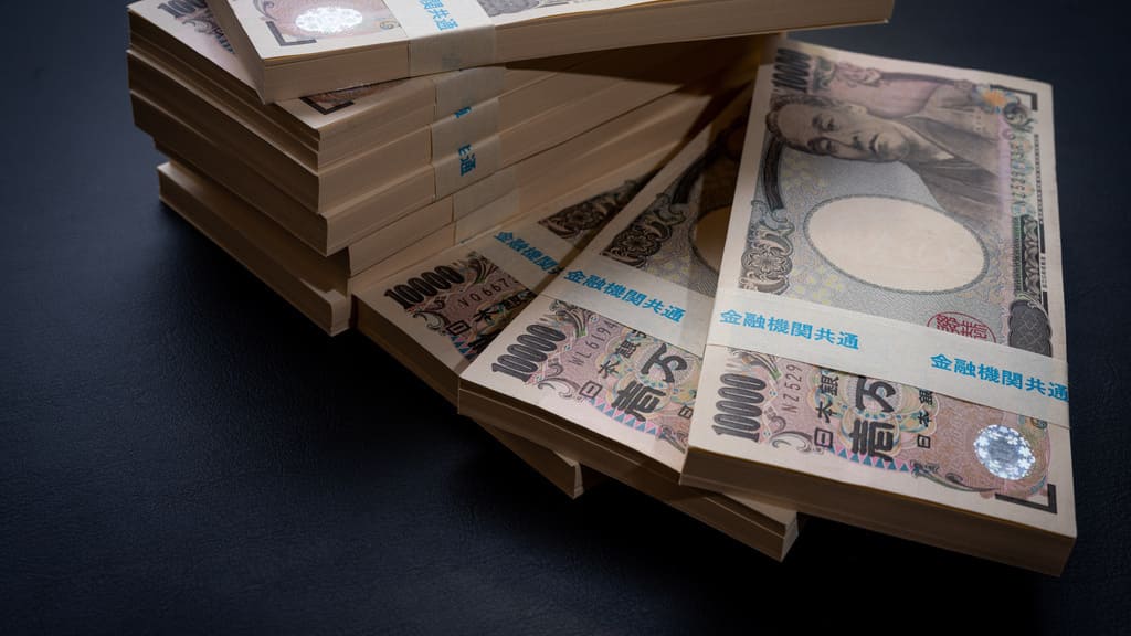 年収900万円と1000万円どっちが生活レベル的に得？