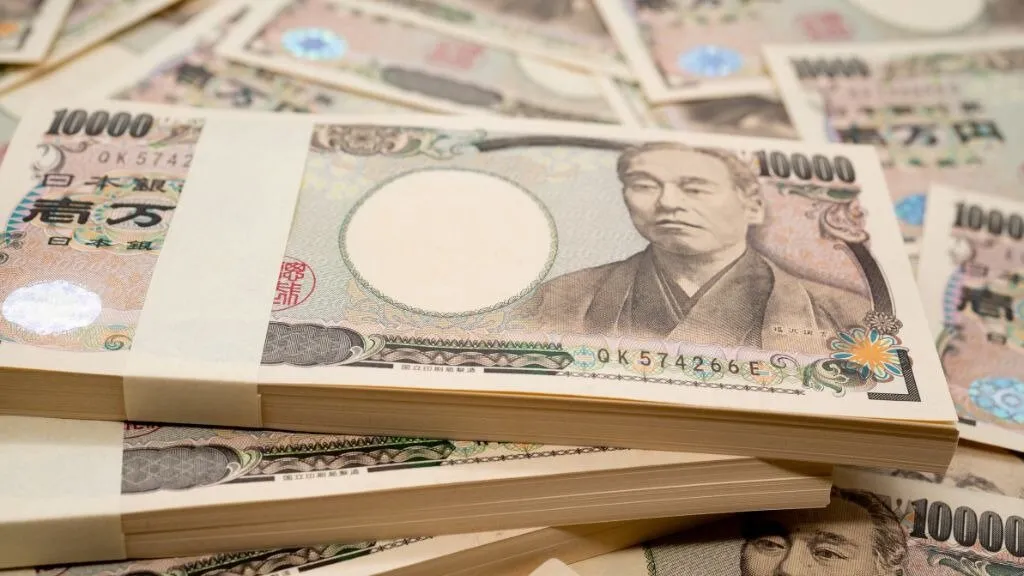 貯金2000万超えたら金持ち?到達年齢・割合・中央値