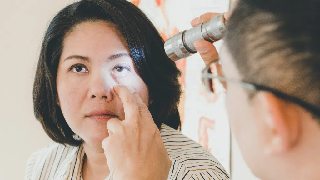 緑内障・白内障の治療費・手術費用は保険適用?自己負担と補助制度