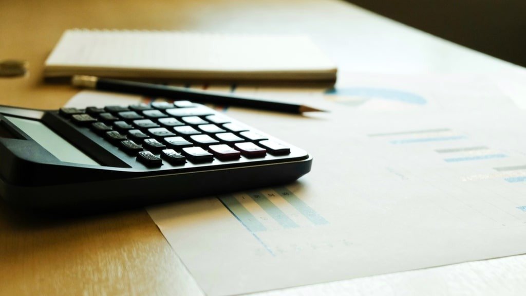 子供名義の口座って開設したほうがいいの?気になる贈与税対策も解説