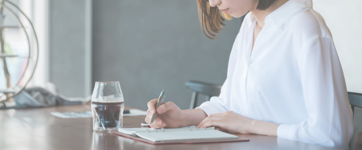 >自分の価値観や理想の生活を言語化し、目標と行動に落とし込むことで、心に余白と満足感が生まれます。